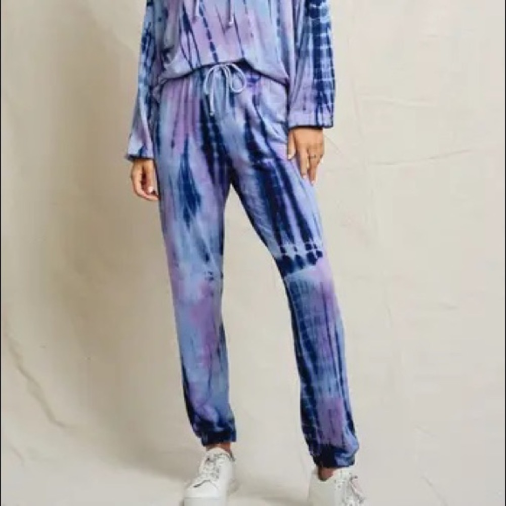 Maromie Hacci brush knit jogger.  Blue purple tie dyed.  Soft lounge athleisure